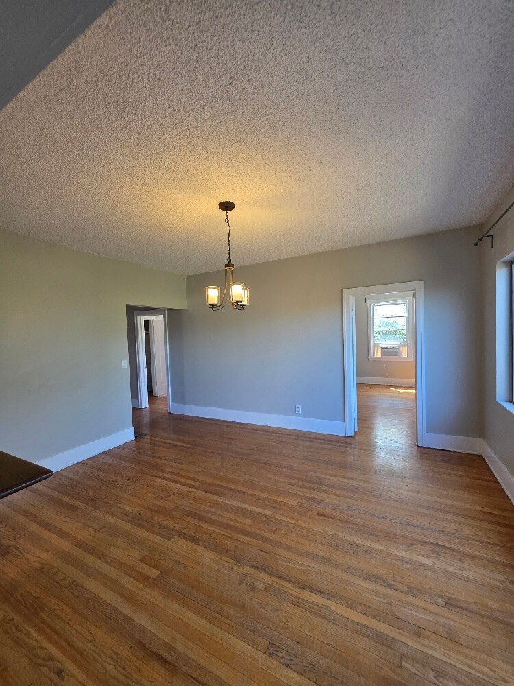 Building Photo - 1647 Angelus Ave