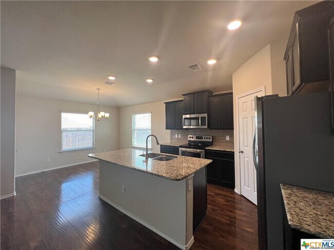 Building Photo - 208 Christopher Dr
