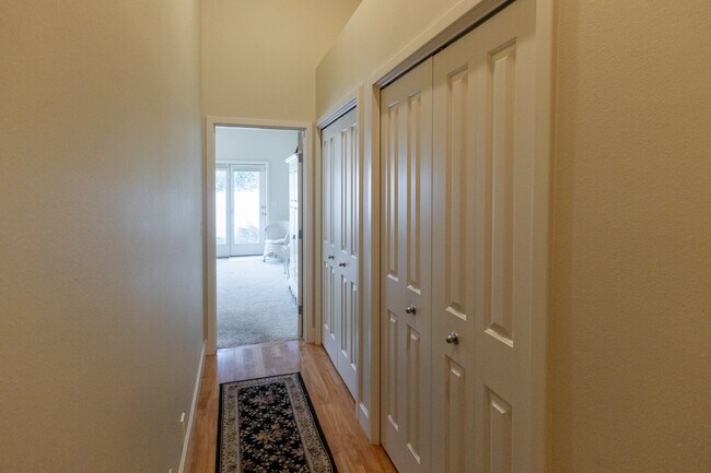 Building Photo - 2412 S Marypost Ave