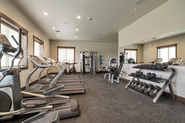 Building Photo - 865 S Aspen Wy