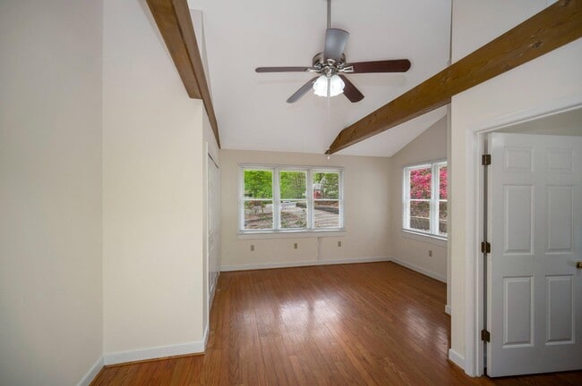Building Photo - 130 Spring Wood Dr