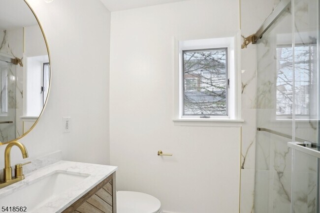 Building Photo - 66 Park Ave