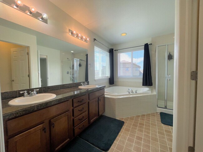 Building Photo - Spacious Charmer in sought after Meridian Ranch community- 2 houses from park