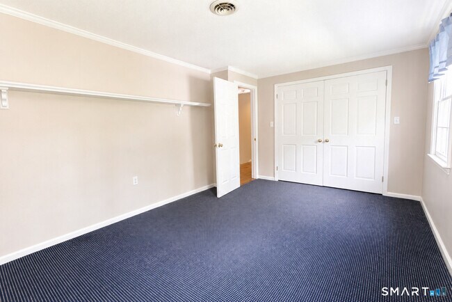 Building Photo - 50 Fox Den Rd