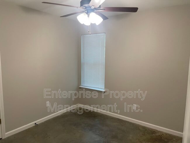 Building Photo - 3187 E Shirley Cir