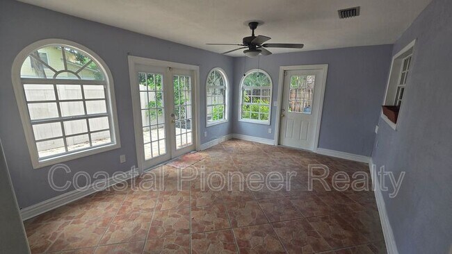 Building Photo - 5005 Dollarway Ct
