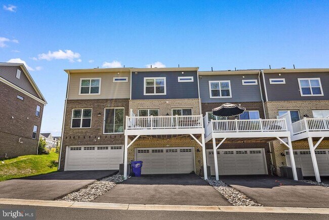 Building Photo - 2802 Bridgewater Dr