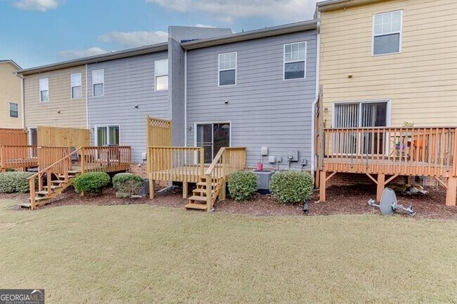 Building Photo - 805 Tulip Poplar Way