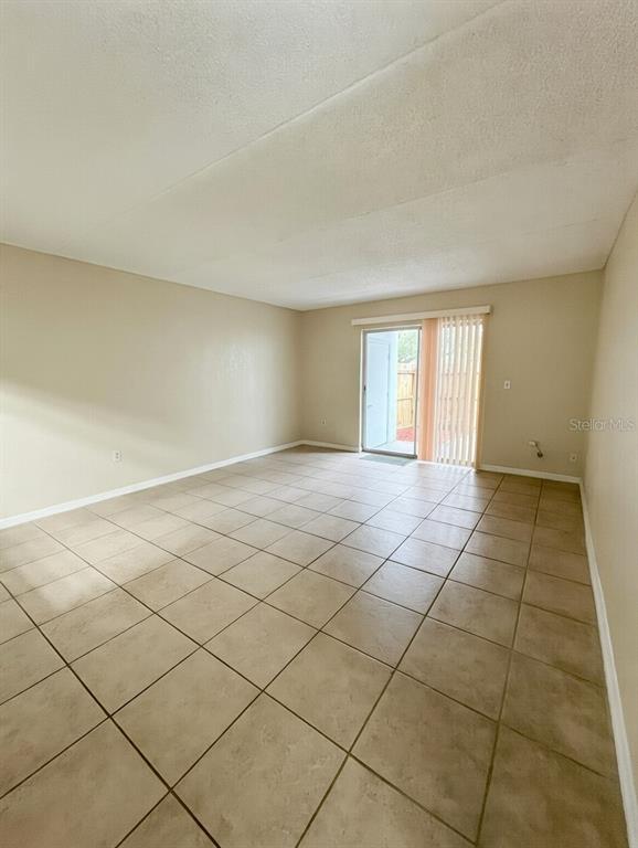 Building Photo - 2814 Somerset Park Dr