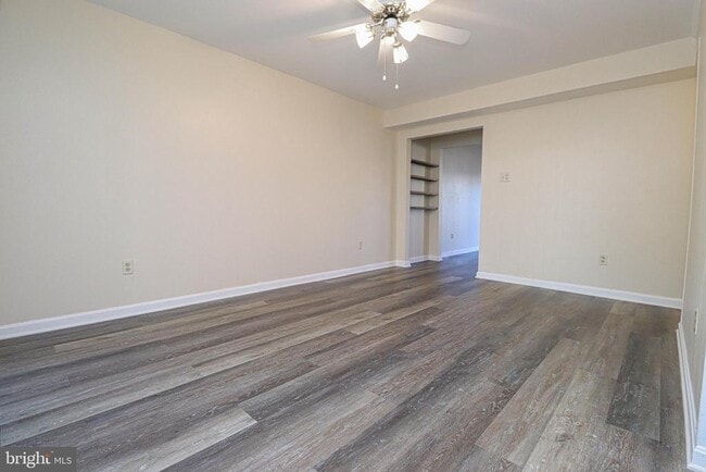 Building Photo - 1738 Farmington Ct