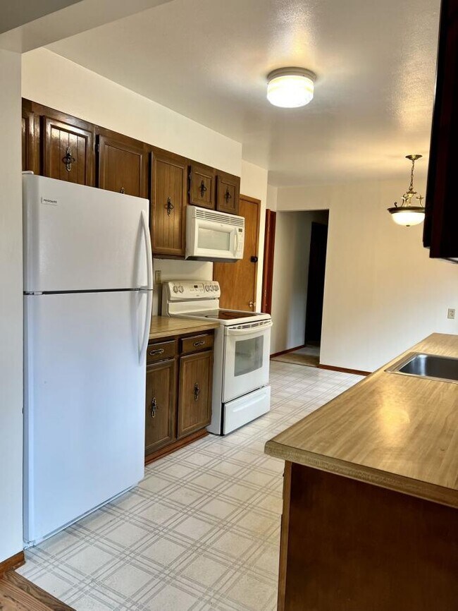 Building Photo - 3 bedroom in Renton WA 98059