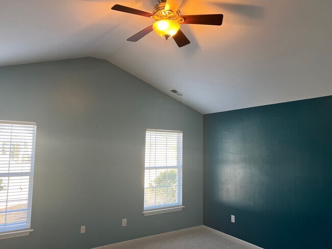 Building Photo - Pet-friendly, 3 Bedroom, 2 Bath Home with Fenced Yard in St. James School Area! Available in May!