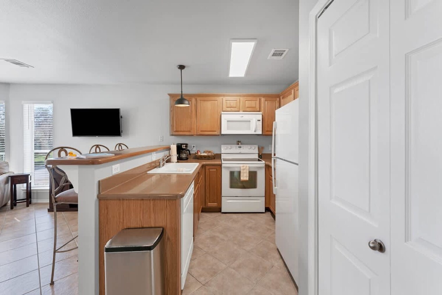 Building Photo - 730 E Mather St