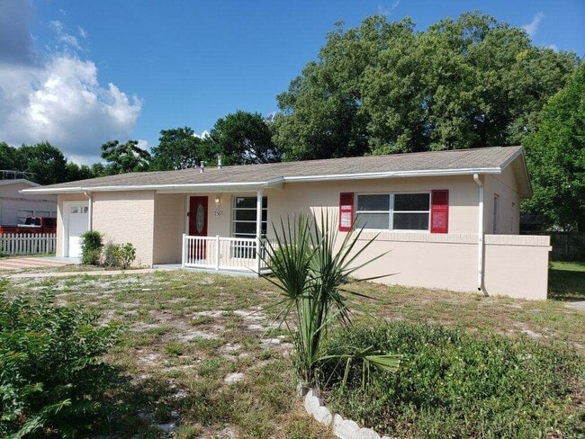 Primary Photo - 3 Bed 1 Bath Home | Pet Friendly | Washer ...
