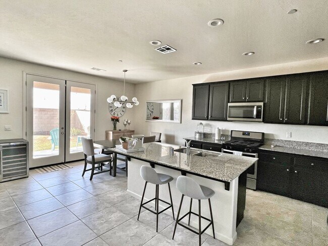 Building Photo - Beautiful Home for rent in Visalia, Ca