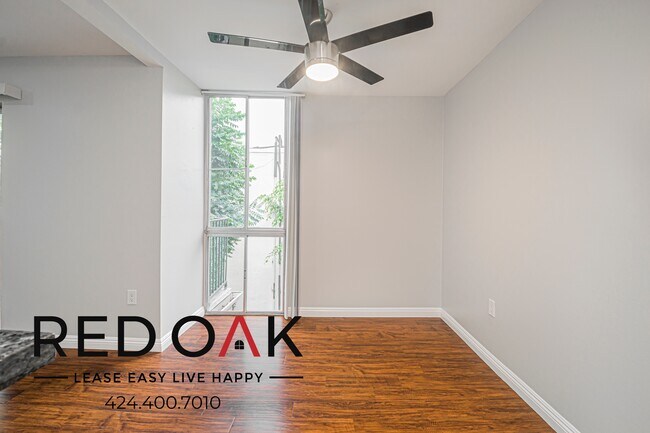 Building Photo - 15101 Magnolia Blvd