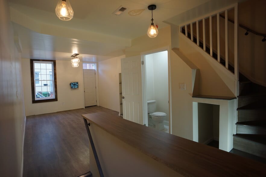 Building Photo - 907 Lemmon St