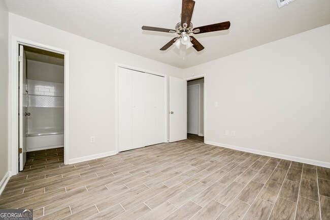 Building Photo - 149 Adrian Dr