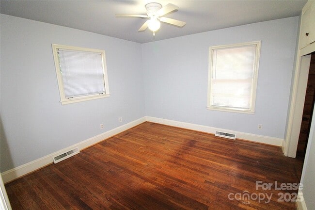 Building Photo - 3517 Carlyle Dr