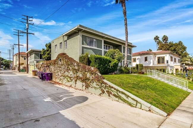 Building Photo - 35-35 Kennebec Ave