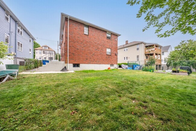 Building Photo - 35 Hamilton Rd
