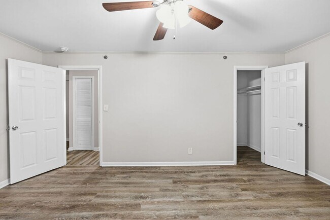 Building Photo - 1621 Line Cir