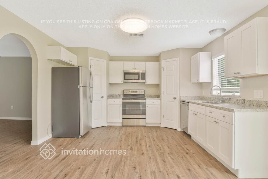 Building Photo - 10 Tamiami Way