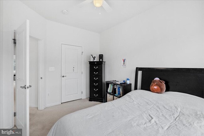 Building Photo - 43387 Charitable St