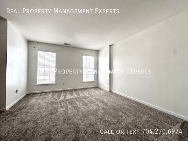 Building Photo - 12757 Bullock Greenway Blvd