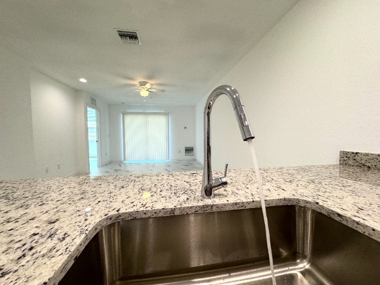 Building Photo - 746 SW 8th Terrace