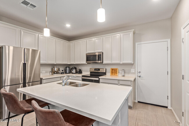 Building Photo - 2661 S Sulley Dr