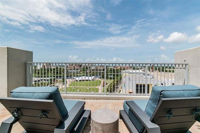 Building Photo - 777 N Ashley Dr