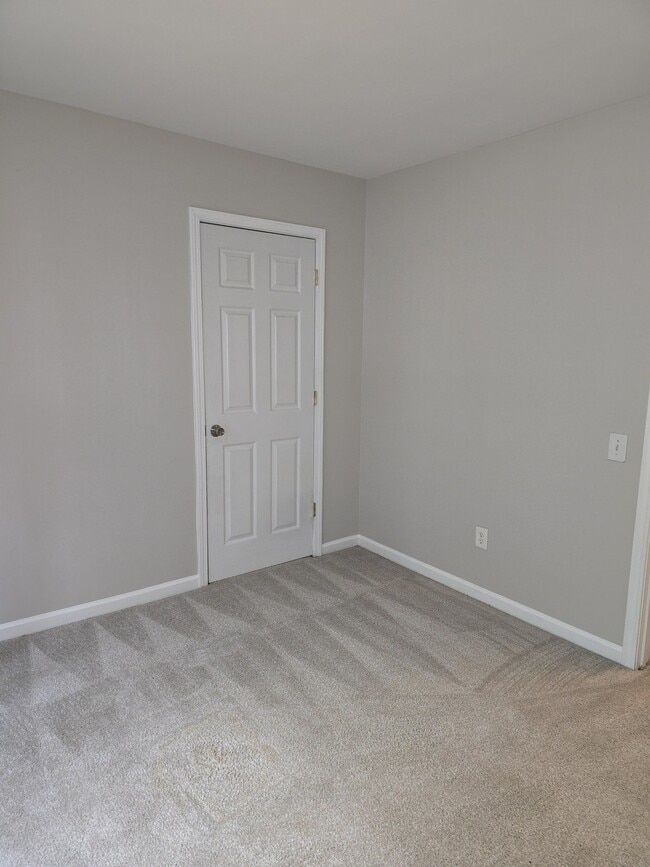 Building Photo - 7434 Stone Mountain Ct