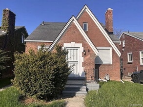 Building Photo - ELEGANT APT HOME