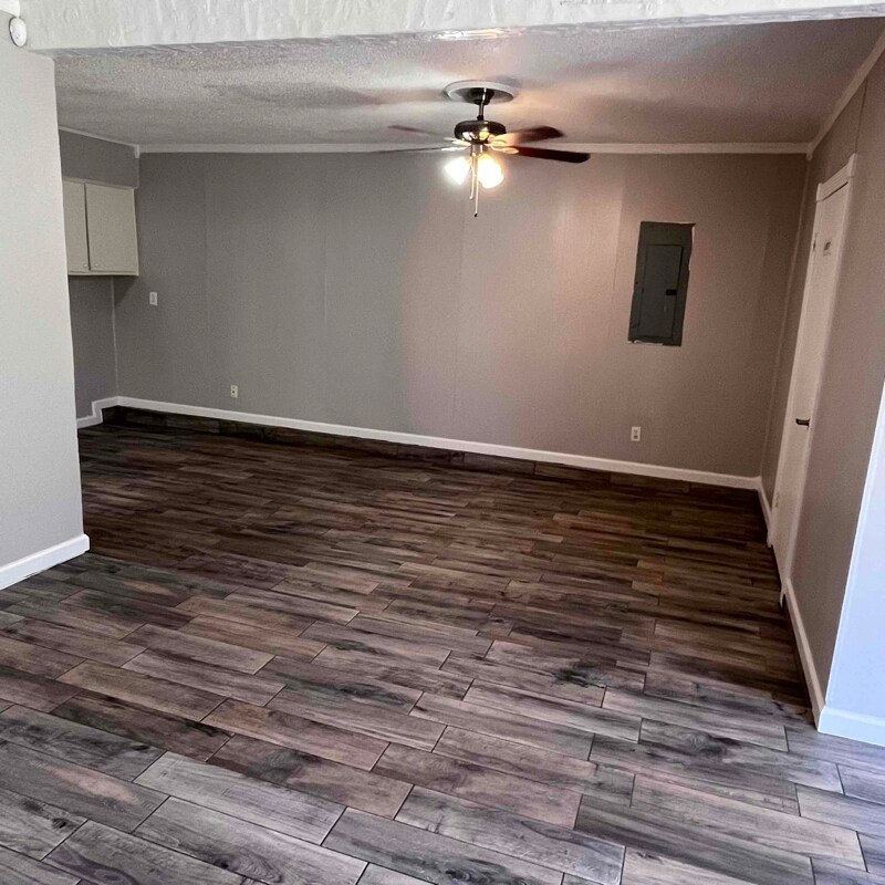 Building Photo - 1243 Saturn Dr