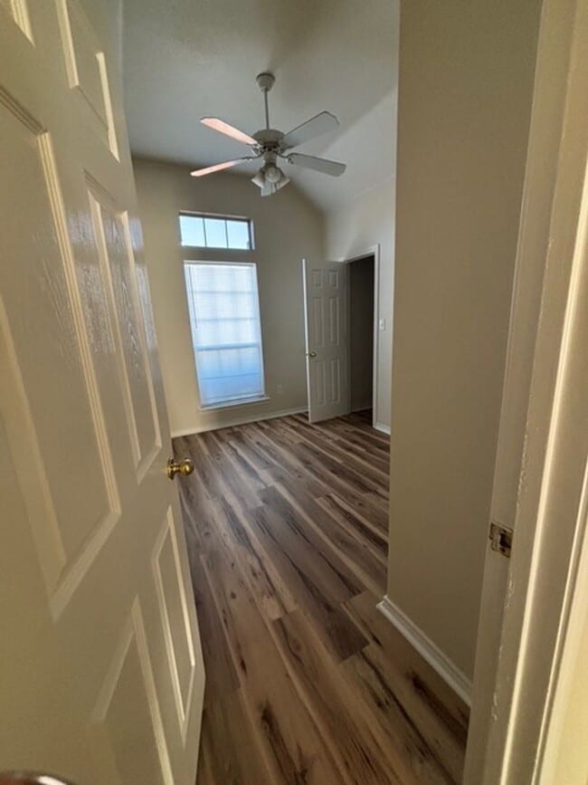 Building Photo - Charming 3 Bedroom, 2 Bath Home – Move-In Ready!