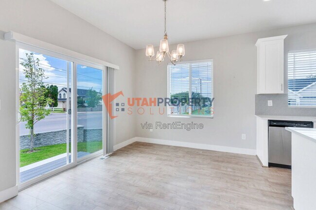 Building Photo - 7632 S Waverly Hls Ln