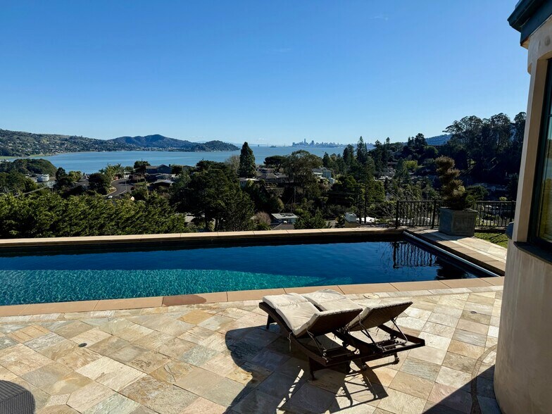 Amazing view - 115 Inez Pl