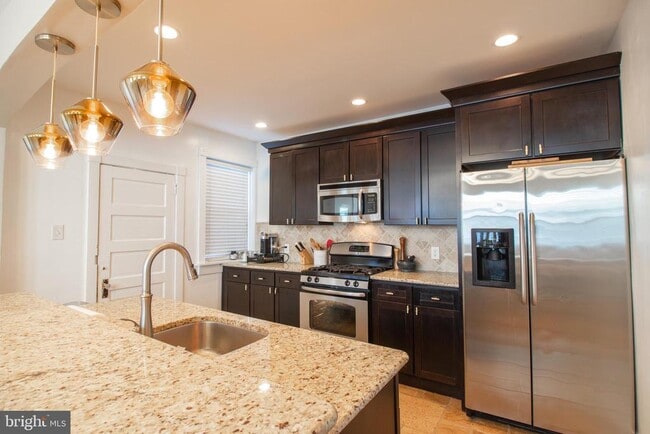 Building Photo - 2215 N Harrison St