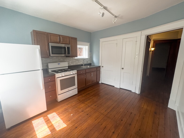 Building Photo - 3626 Montana St