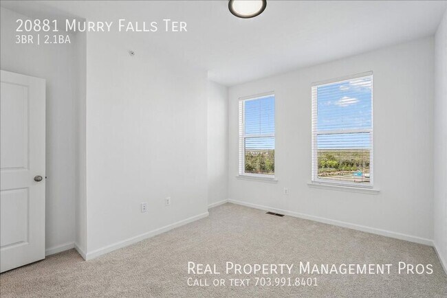 Building Photo - 20881 Murry Fls Ter