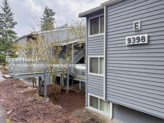 Building Photo - 9398 Redmond - Woodinville Rd NE