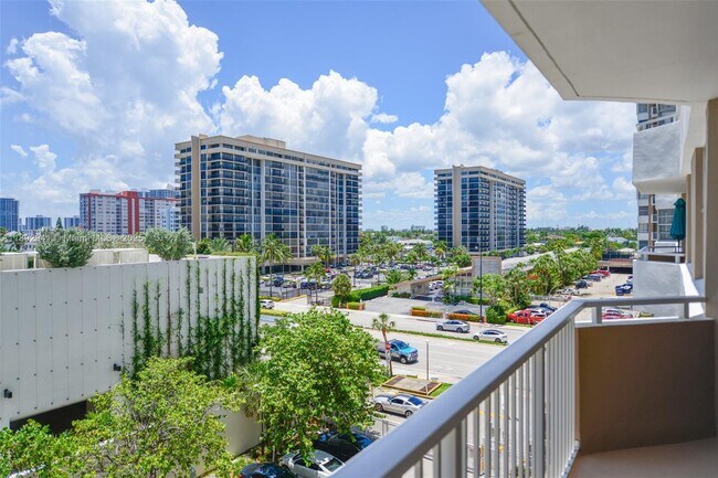Building Photo - 1980 S Ocean Dr