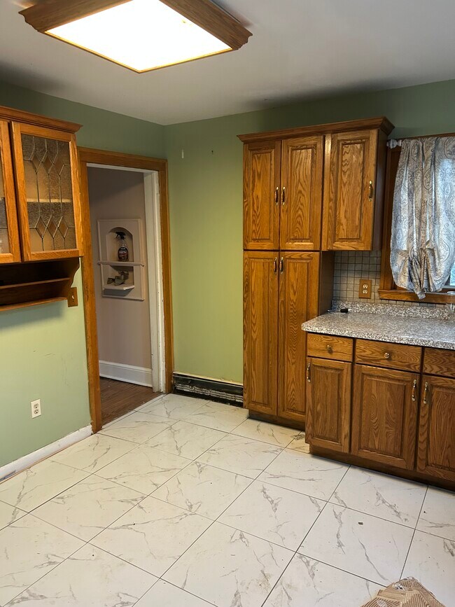 Building Photo - 2119 Maple Ave