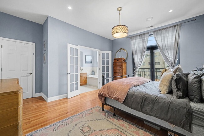 Building Photo - 1640 W Ohio St