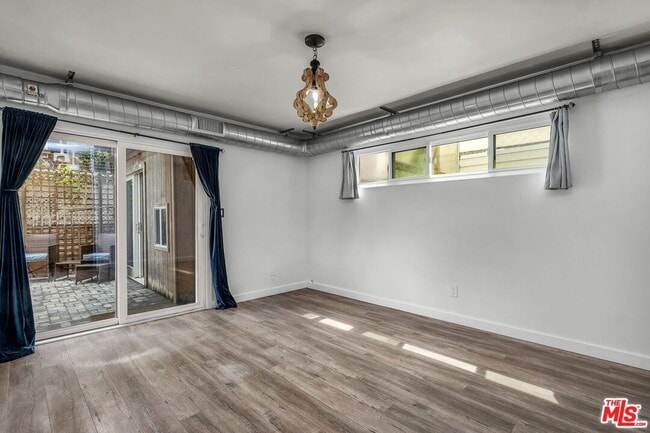 Building Photo - 164 63rd Ave