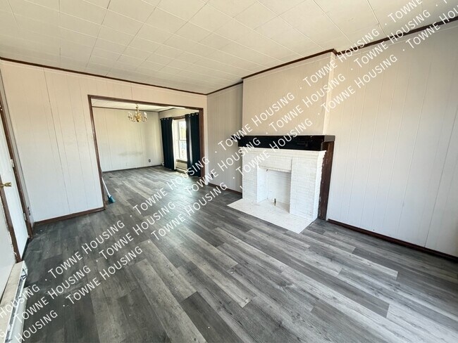 Building Photo - 89 Macamley St