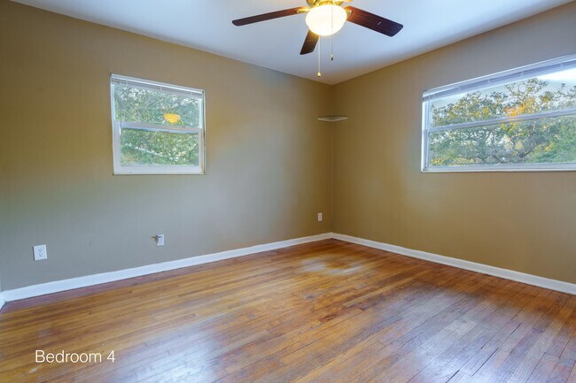 Building Photo - 3515 NW 8th Ave