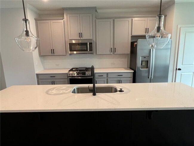 Building Photo - 327 Maltibie Dr