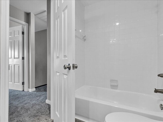 Building Photo - 9519 Pagewood Ln